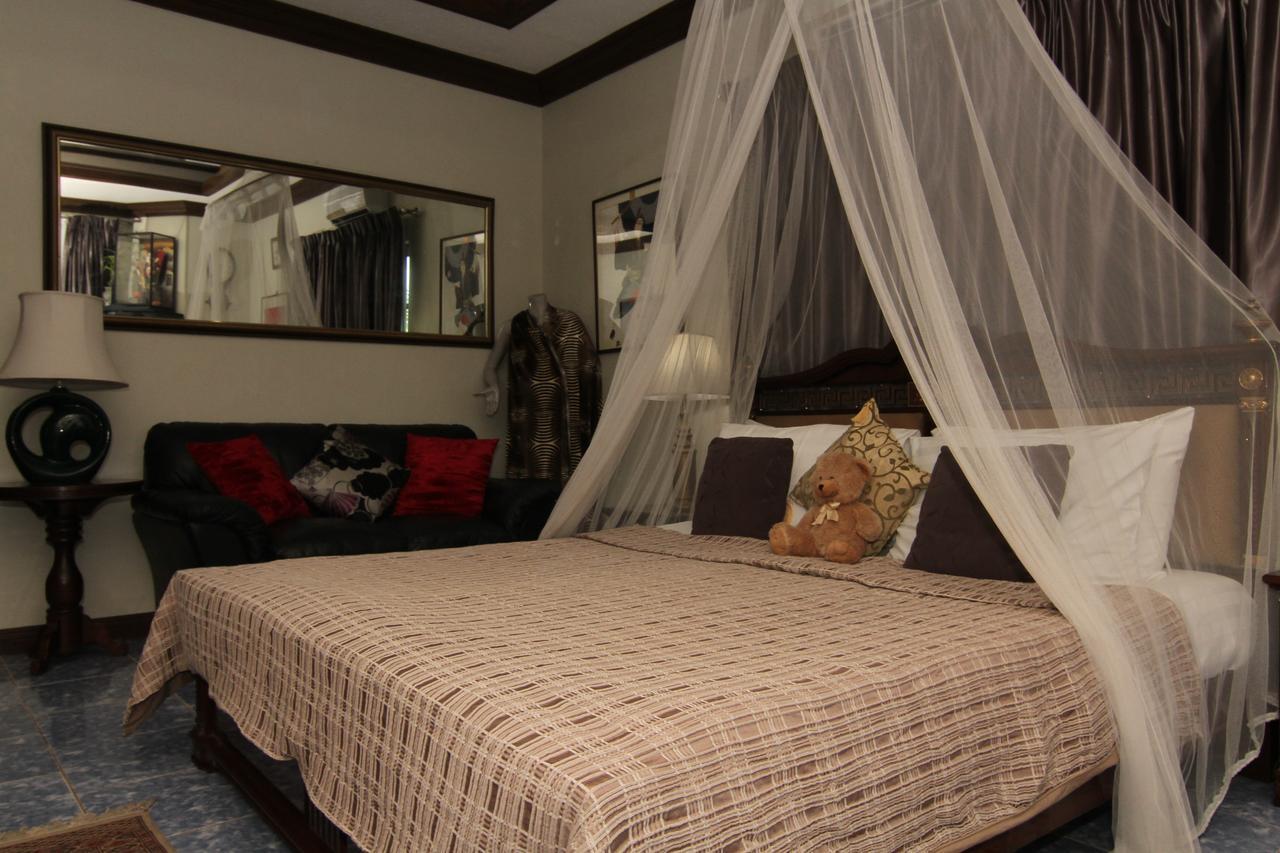 The Wilsons' Shangrila Panzió Dumaguete City Kültér fotó