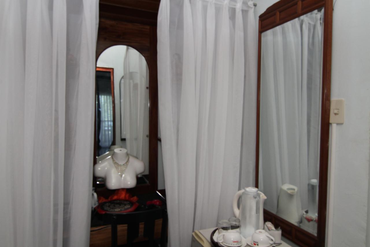 The Wilsons' Shangrila Panzió Dumaguete City Kültér fotó